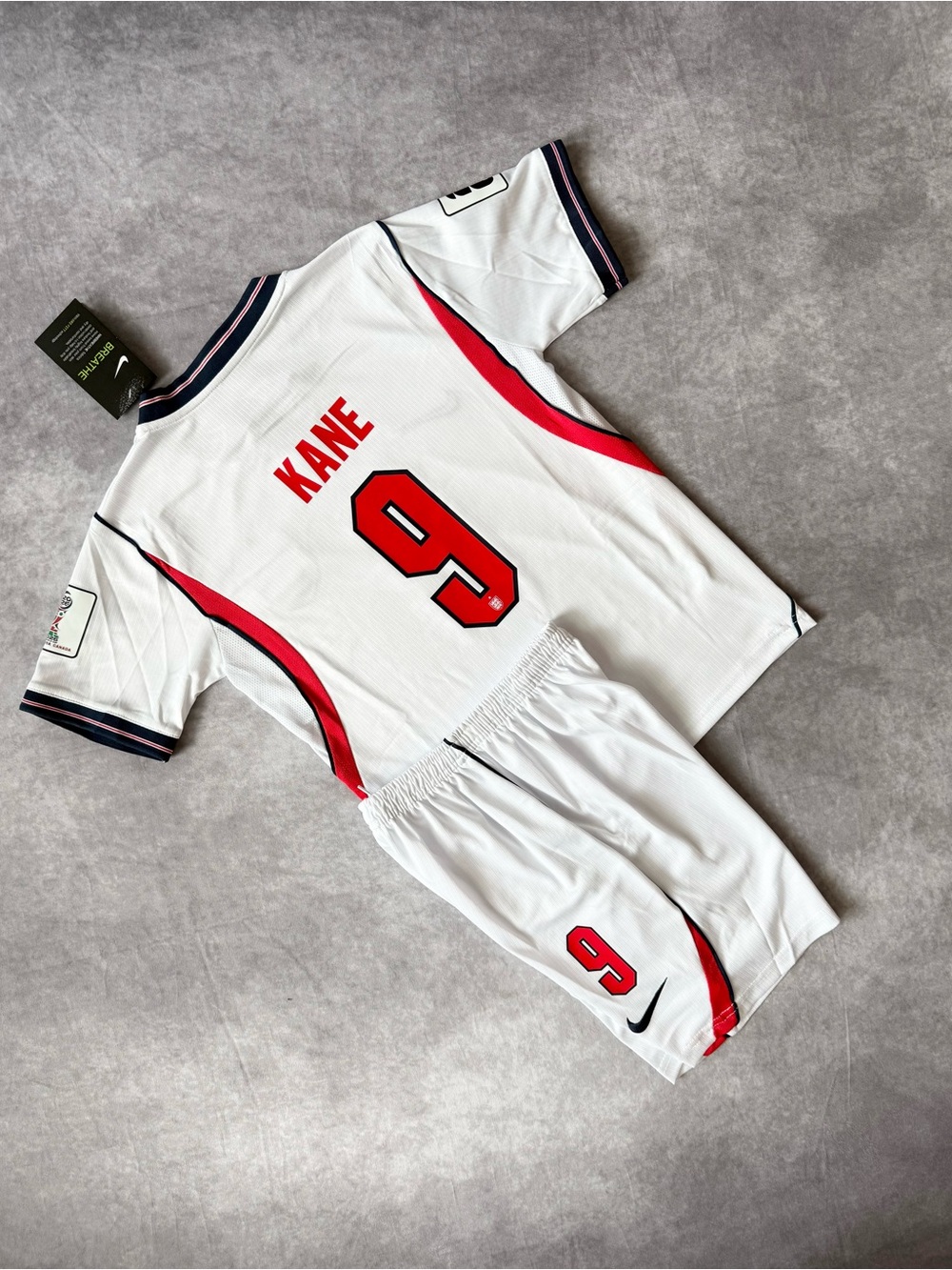 England Home Set for kids Harry Kane 9 - Picture 3 of 7